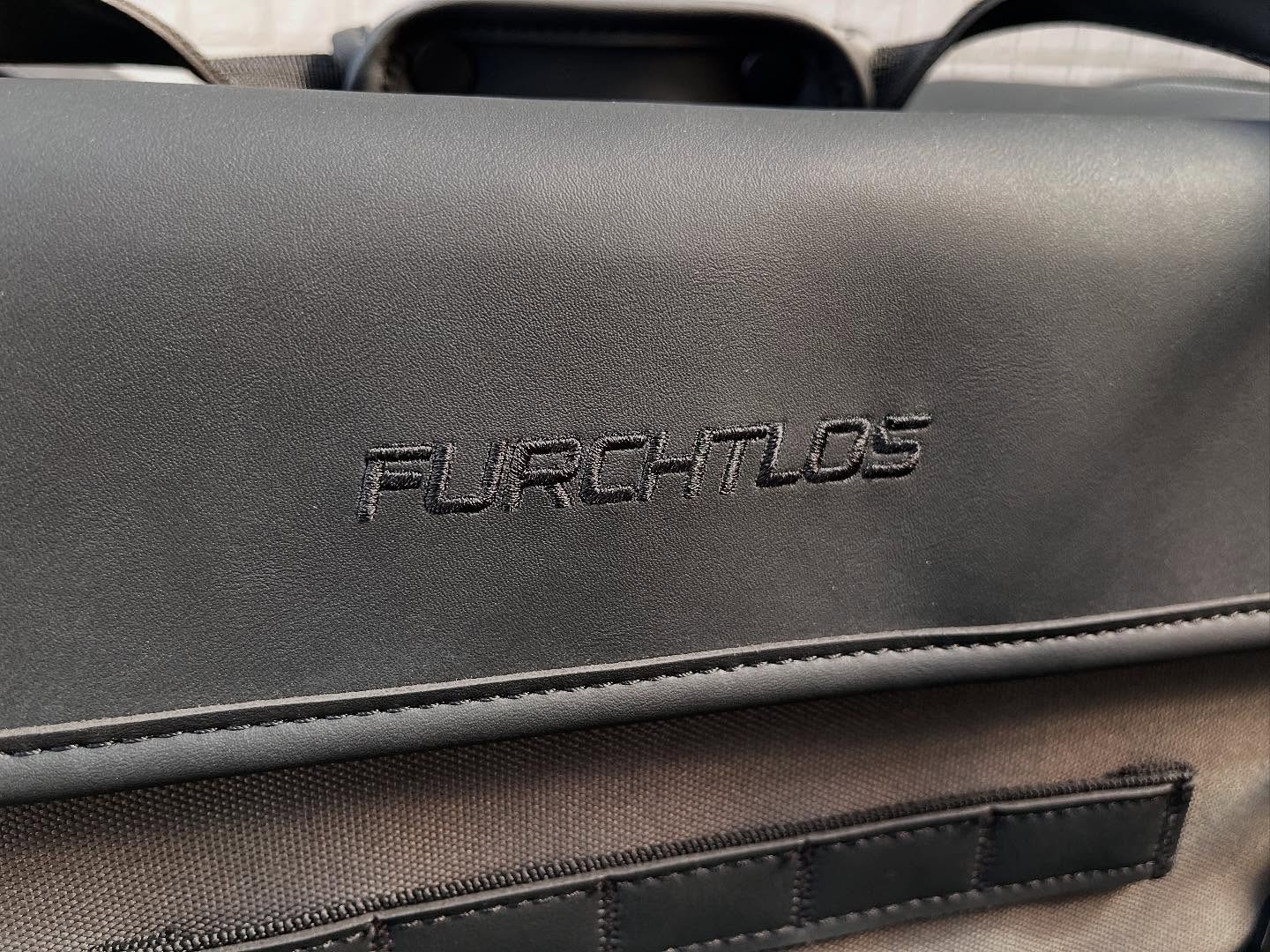 FURCHITLOSはドイツ語で「恐れを知らない，大胆な」という意味です